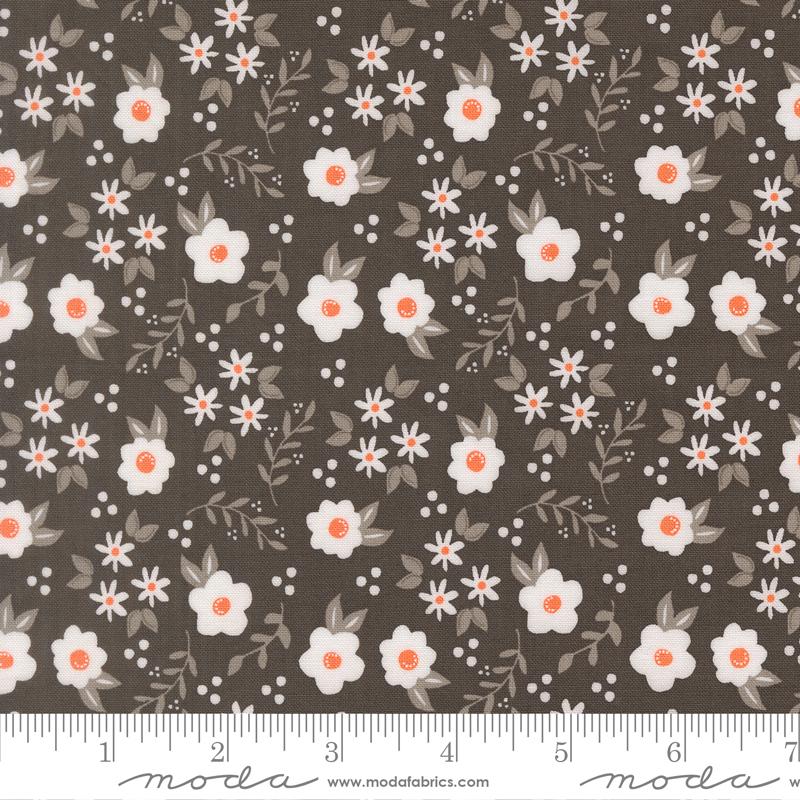 Moda - Sherri & Chelsi - Birch and Willow - Mums Charcoal 37725 18
