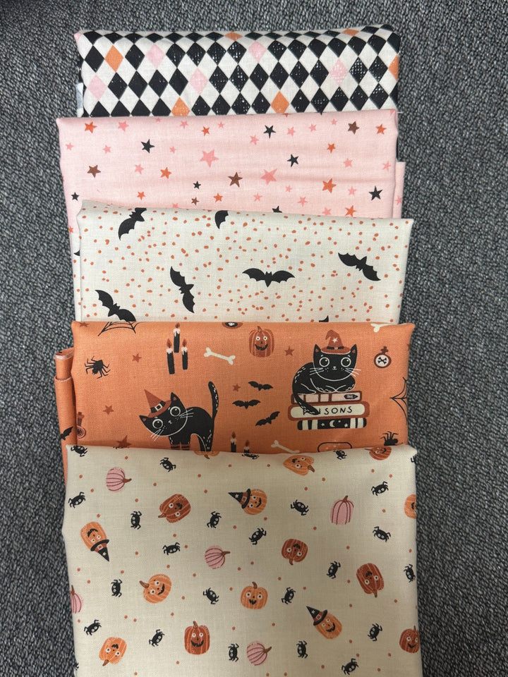 Fat Quarter Bundle - Purrs and Boos - 5 skus (shop Cut)