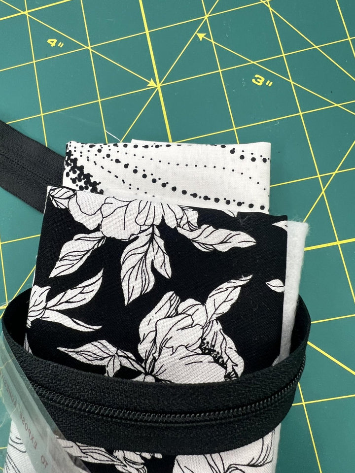 KIT - Coin Purse - Black and White Floral