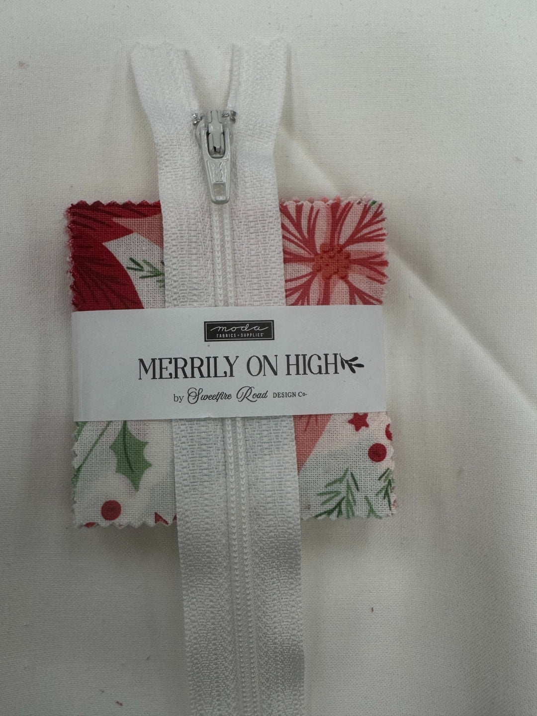 KIT - Mini Charm Bag - Merrily On High 7½ ” wide x 6” tall x 2¾ ” deep