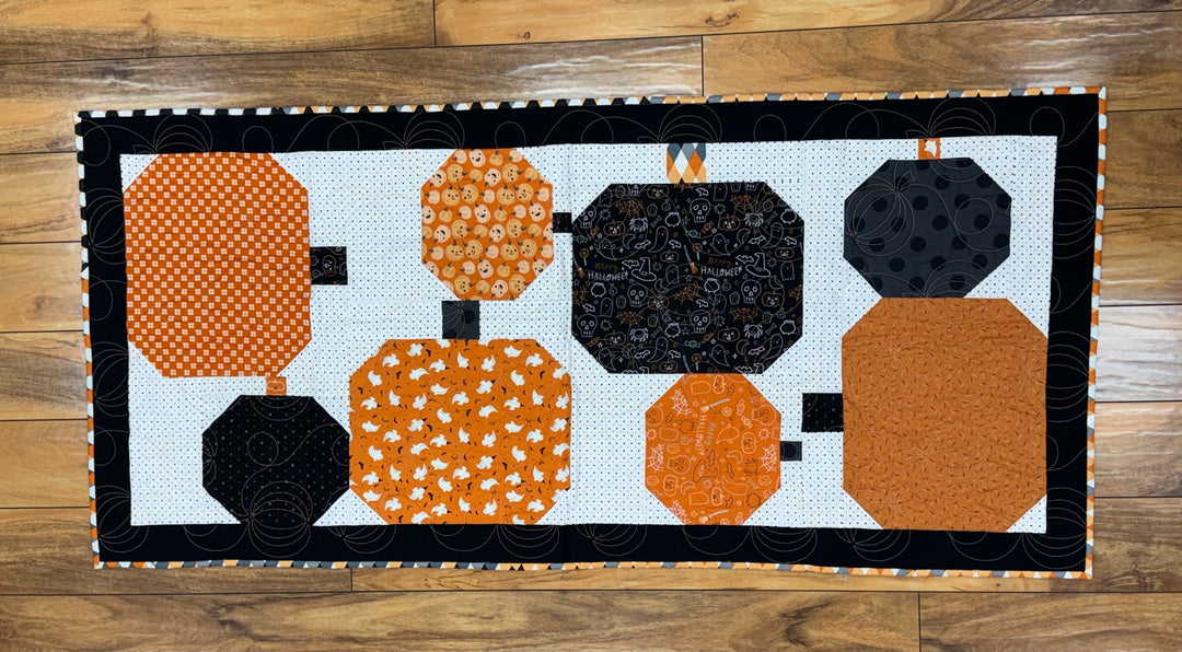 Kit - Jack B Tablerunner 24"x52"