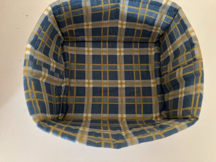 Kit - Petit Four Basket - Blue Paid & Teapots 2.5"Hx5"Wx4"D  (Pattern NOT included)