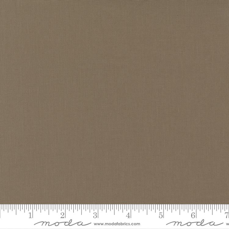 Moda - Bella Solids - Weathered Teak 9900 129