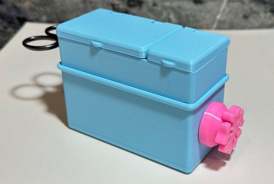 Magnetic Thread Cutter Blue